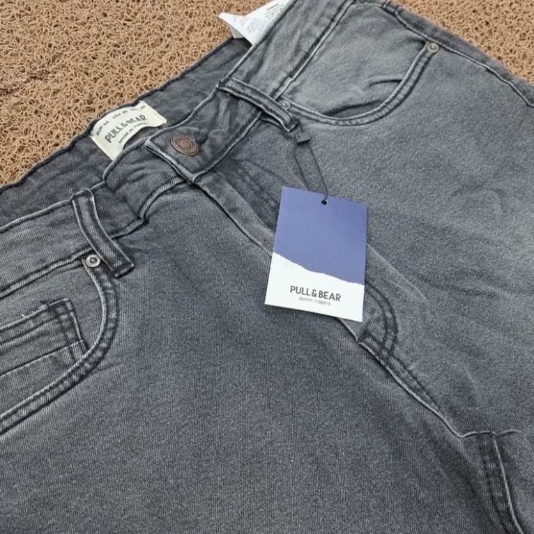 شلوار لی راسته اورجینال برند پول اند بیر pull and bear / سایز 40 تا 50 / ساخت ترکیه /پارچه کش ترک .Pull&bear
