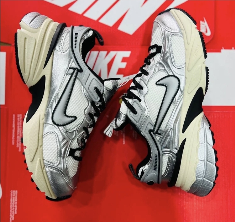 کتونی نایک v2k، ساخت ویتنام فروش بصورت عمده و تک ، سایز ۳۶تا۴۵ . ۴۵Nike V2k Run Year of the Dragon