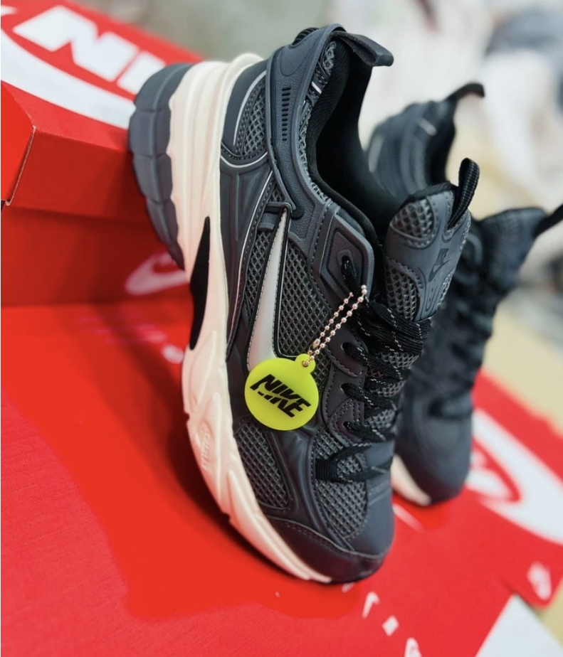 کتونی نایک v2k، ساخت ویتنام فروش بصورت عمده و تک ، سایز ۳۶تا۴۵ . ۴۵Nike V2k Run Year of the Dragon