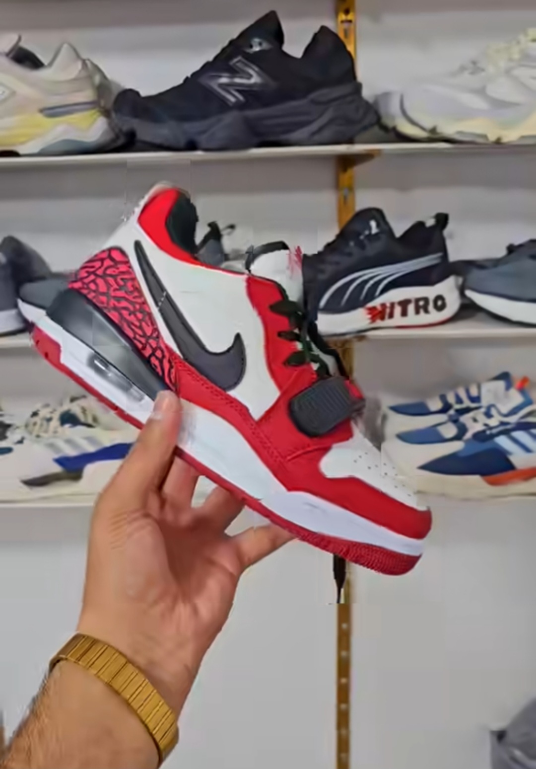 کتونی نایک ایر جردن .ساخت ویتنام وارداتی سایز ۳۶ تا ۴۱. فروش بصورت عمده و تک . Nike Air Jordan Legacy 312Low GS Vietnam .کتونی نایکی جردن مدل Jordan Legacy 312 Low