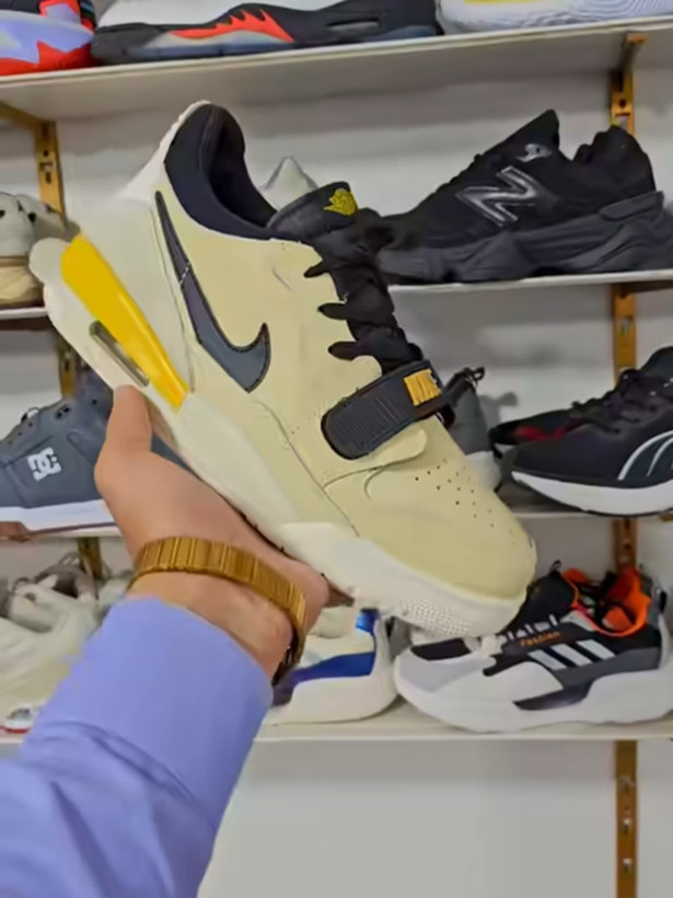 کتونی نایک ایر جردن . ساخت ویتنام وارداتی سایز ۳۶ تا ۴۱. فروش بصورت عمده و تک . Nike Air Jordan Legacy 312Low GS Vietnam کتونی نایکی جردن مدل Jordan Legacy 312 Low