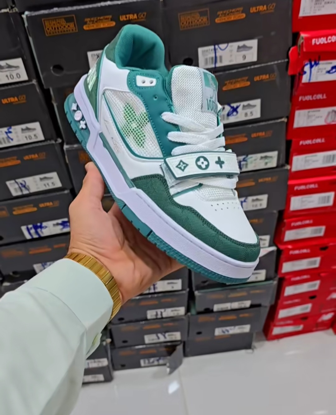 کتونی لویز ویلتون ساخت ویتنام وارداتی سایز۴۰الی ۴۵ فروش تکی و عمده پایین ترین قیمت/ .Louis Vuitton LV Trainer Velcro Strap Monogram Denim Vietnam