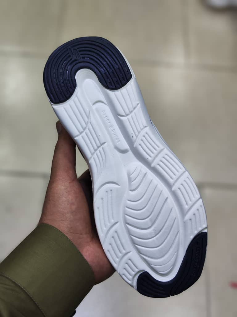 کتونی اسکیچرز/ ساخت ویتنام وارداتی/سایز ۴۰ تا ۴۵ فروش بصورت عمده و تک ./Skechers Max cushioning