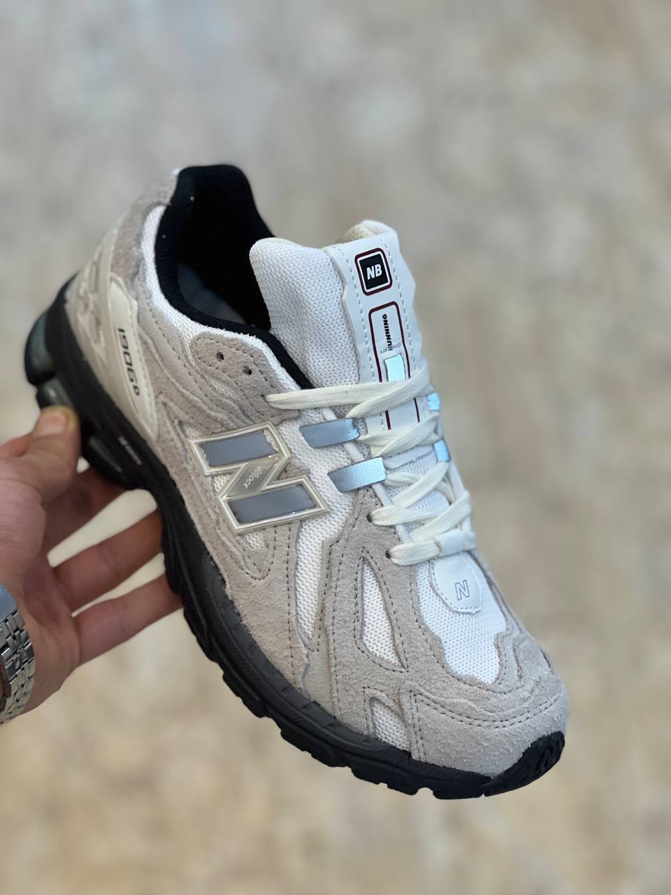 کفش نیوبالانس ۱۹۰۶R/ سایز ۴۰ تا ۴۵/ فروش بصورت عمده و تک / ساخت ویتنام وارداتی /Newbalance 1906