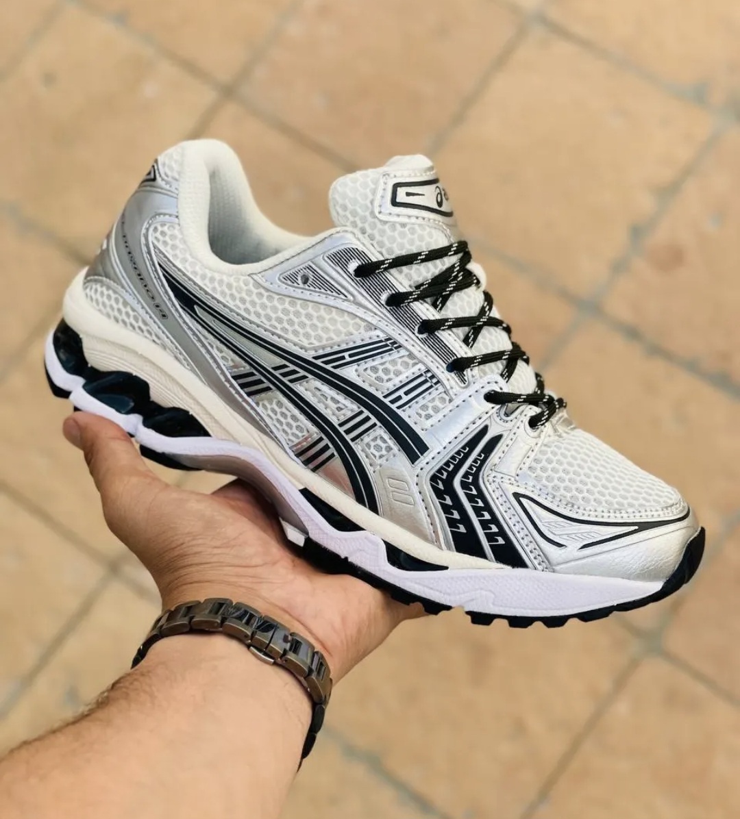 کتونی اسیکس ژل کایانو ۱۴/. ساخت ویتنام وارداتی/ سایز ۴۰ تا ۴۵ . فروش بصورت عمده و تک Asics Gel Kayano 14