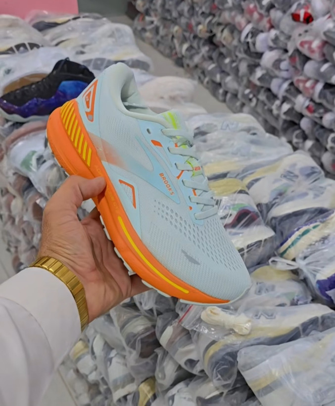 کتونی بروکس آدرنالین جی تی اس ۲۳ . سایز ۴۰تا۴۵ وارداتی ساخت ویتنام .Brooks Adrenaline GTS 23