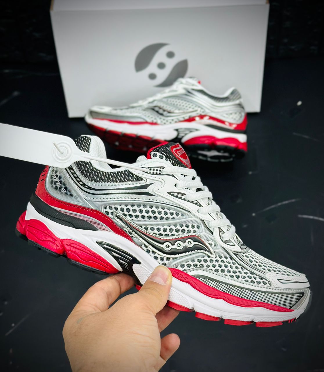 کفش ساکونی تور درشت9 saucony omniساخت ویتنام سایز ۴۰ تا ۴۵، فروش بصورت عمده و تک . Saucony omni 9 vietnam
