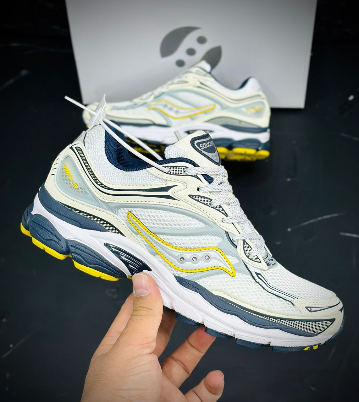 کتونی ساکونی تور درشت9 saucony omniساخت ویتنام وارداتی سایز ۴۰ تا ۴۵، فروش بصورت عمده و تک . Saucony omni 9 vietnam