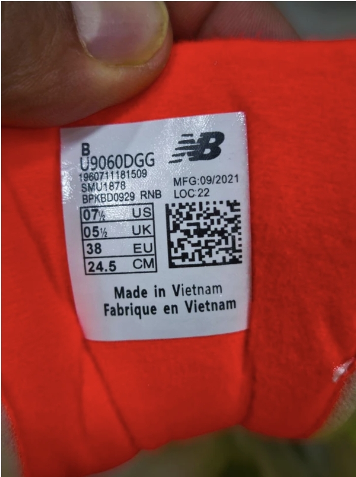 کتونی نیوبالانس ۹۰۶۰ ساخت ویتنام ، new balance 9060 , سایز ۳۹. وارداتی ویتنام ، فروش عمده و تک