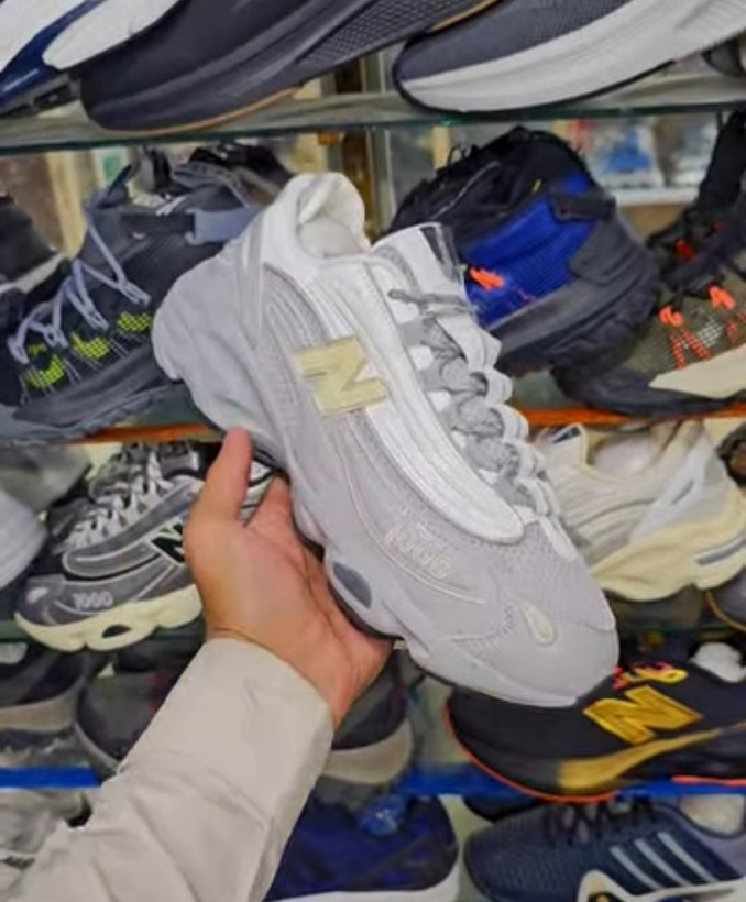 کتونی نیوبالانس ۱۰۰۰. Newbalance1000. ساخت ویتنام .سایز ۴۰ تا ۴۵. فروش عمده و تک