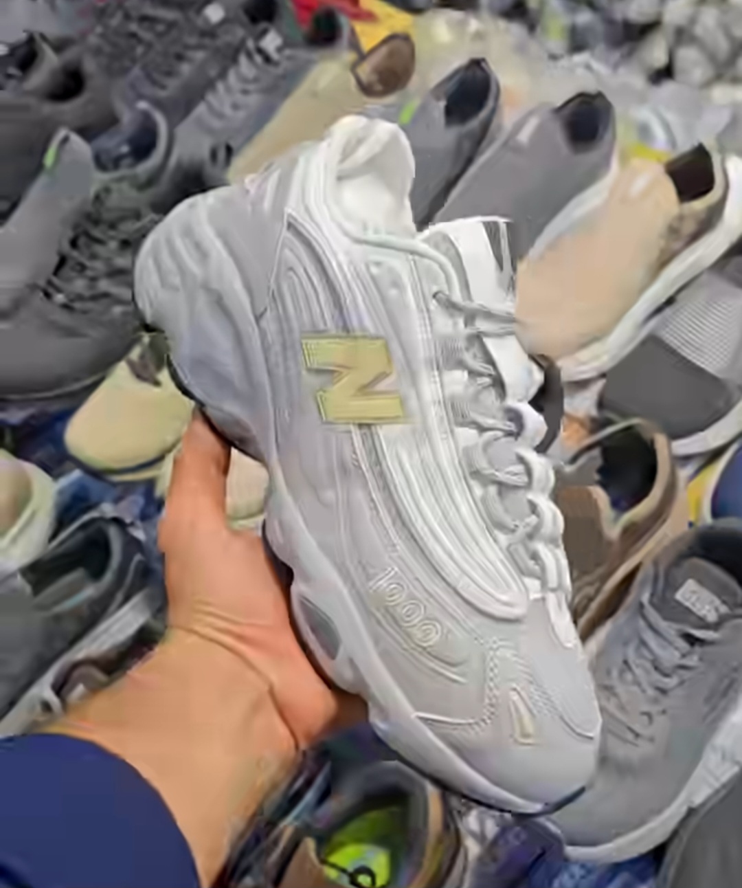 کتونی نیوبالانس ۱۰۰۰. Newbalance1000. ساخت ویتنام .سایز ۴۰ تا ۴۵. فروش عمده و تک