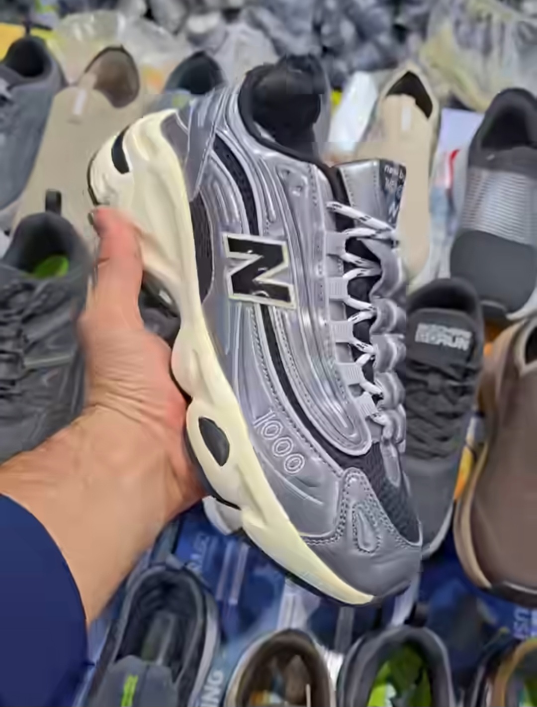 کفش نیوبالانس ۱۰۰۰. Newbalance1000. ساخت ویتنام .سایز ۴۰ تا ۴۵. فروش عمده و تک
