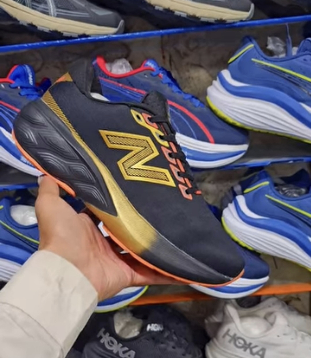 کتونی نیوبالانس 880 رانینگ/Newbalance 880/ساخت ویتنام وارداتی/سایز ۴۰ تا ۴۵ . فروش عمده و تک