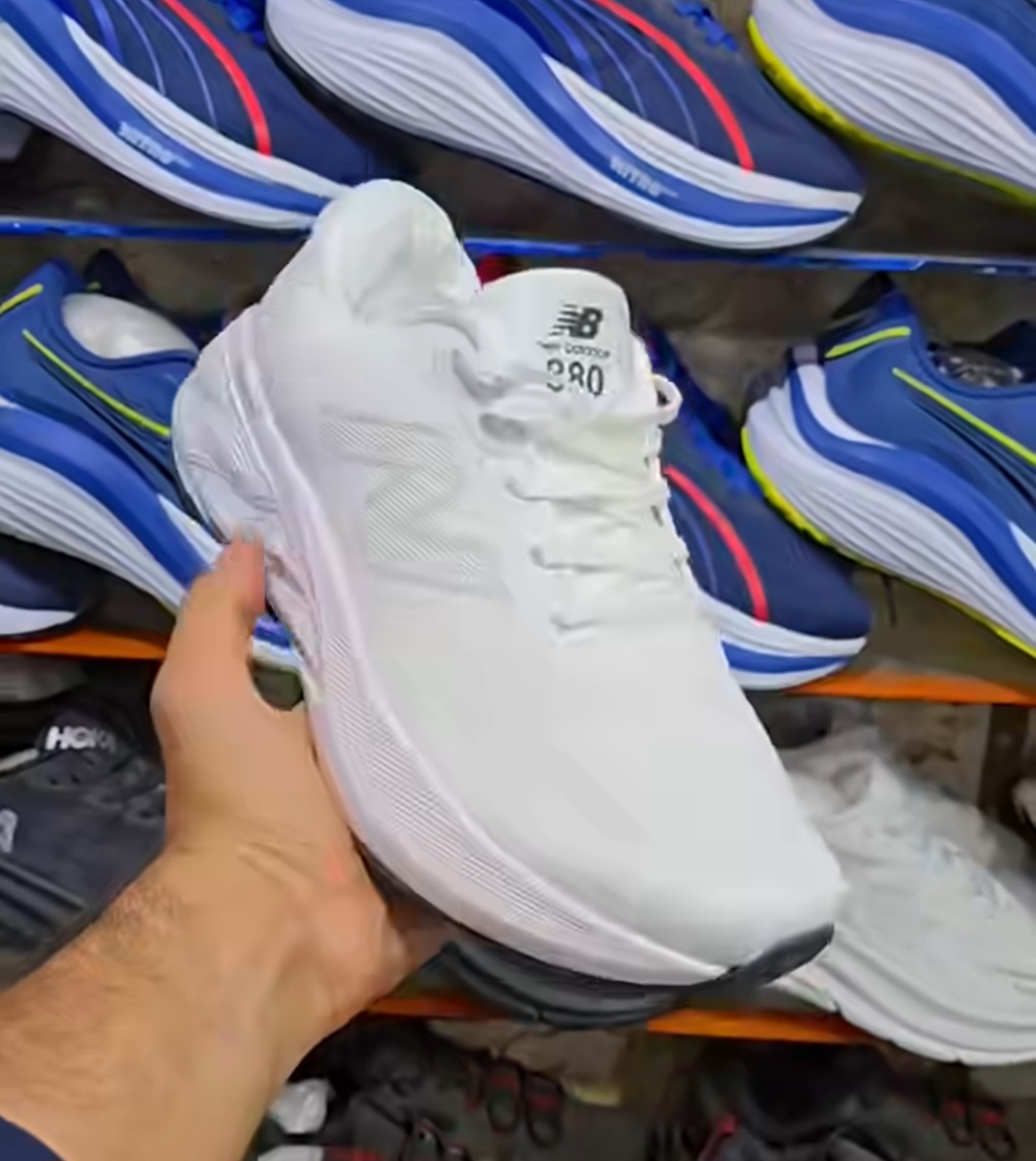 کتونی نیوبالانس 880 رانینگ . ساخت ویتنام. سایز ۴۰ تا ۴۵ . فروش عمده و تک . Newbalance 880 vietnam running