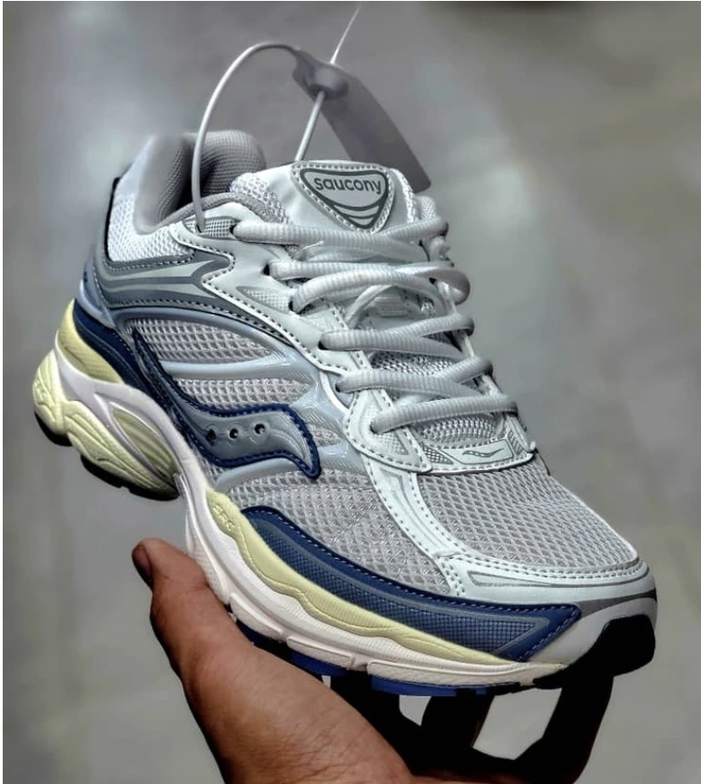 کتونی ساکونی تور درشت ، 9 saucony omni، ساخت ویتنام سایز ۴۰ تا ۴۵، فروش بصورت عمده و تک . Saucony omni 9 vietnam