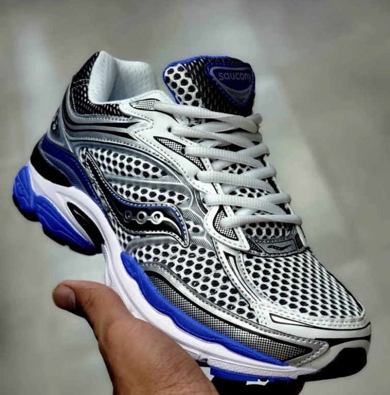 کتونی ساکونی تور درشت ، 9 saucony omni، ساخت ویتنام سایز ۴۰ تا ۴۵، فروش بصورت عمده و تک . Saucony omni 9 vietnam