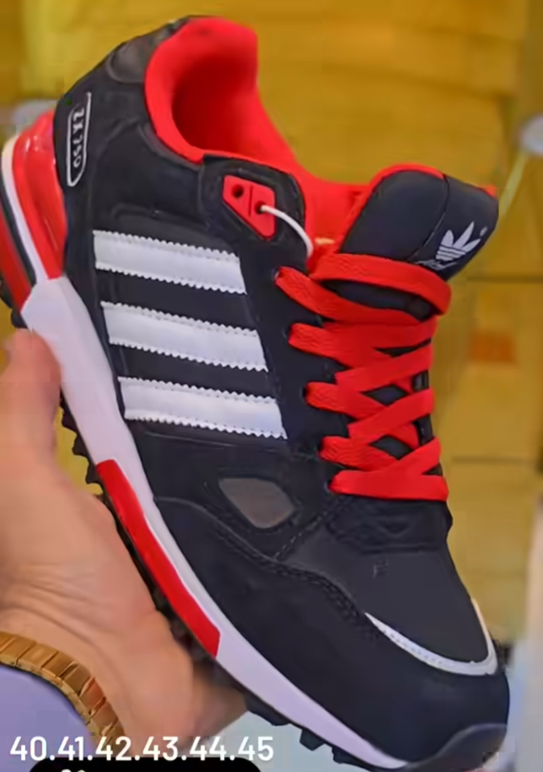 کتونی ادیداس زد ایکس ۷۵۰ . ساخت ویتنام سایز ۴۰ تا ۴۵ فروش بصورت عمده و تک . Adidas ZX 750 Vietnam
