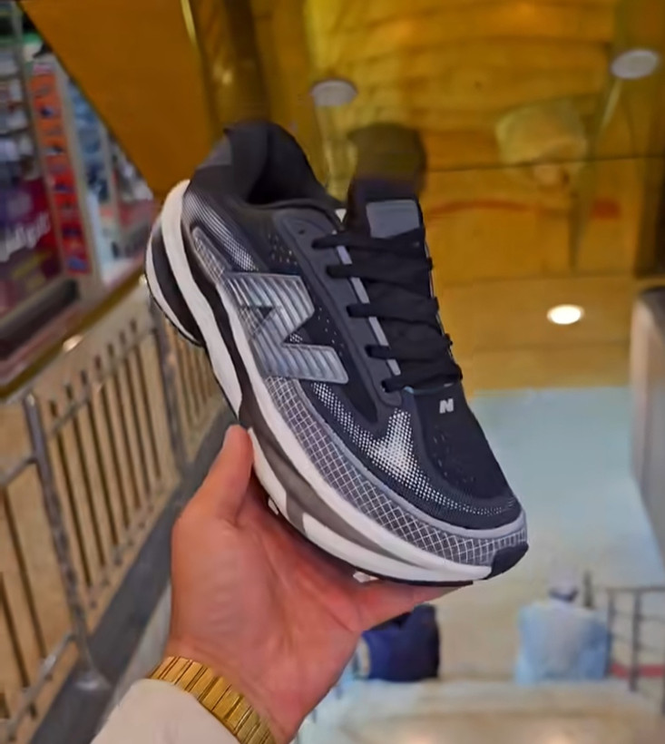 کتونی نیوبالانس فرش فوم/Newbalance fresh foam /مناسب برای باشگاه ، رانینگ ، روزمره .ساخت ویتنام. سایز ۴۰_۴۱_۴۲_۴۳_۴۴_۴۵/فروش عمده و تک/همراه با جعبه بارکد دار .