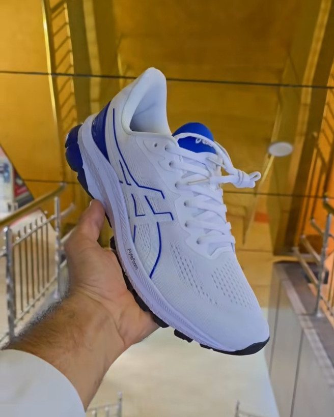 کتونی اسیکس GT1000. ساخت ویتنام وارداتی سایز ۴۰ تا ۴۵.فروش عمده و تک .asicsGT 1000