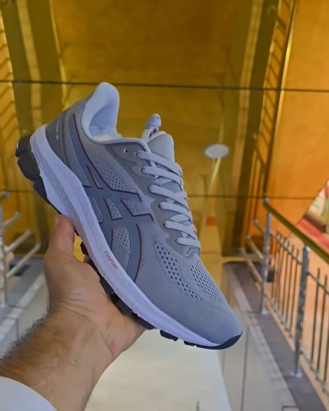 کتونی اسیکس GT1000. ساخت ویتنام وارداتی سایز ۴۰ تا ۴۵.فروش عمده و تک .asicsGT 1000