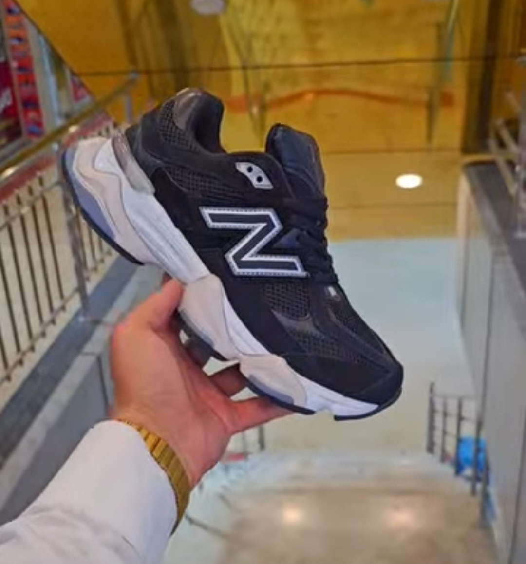 کتونی نیوبالانس ۹۰۶۰ ساخت ویتنامی ، new balance 9060 , سایز ۴۰ تا ۴۵ وارداتی ویتنام ، فروش عمده و تک