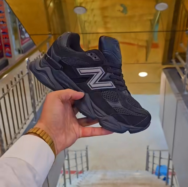 کتونی نیوبالانس ۹۰۶۰ ساخت ویتنامی ، new balance 9060 , سایز ۴۰ تا ۴۵ وارداتی ویتنام ، فروش عمده و تک