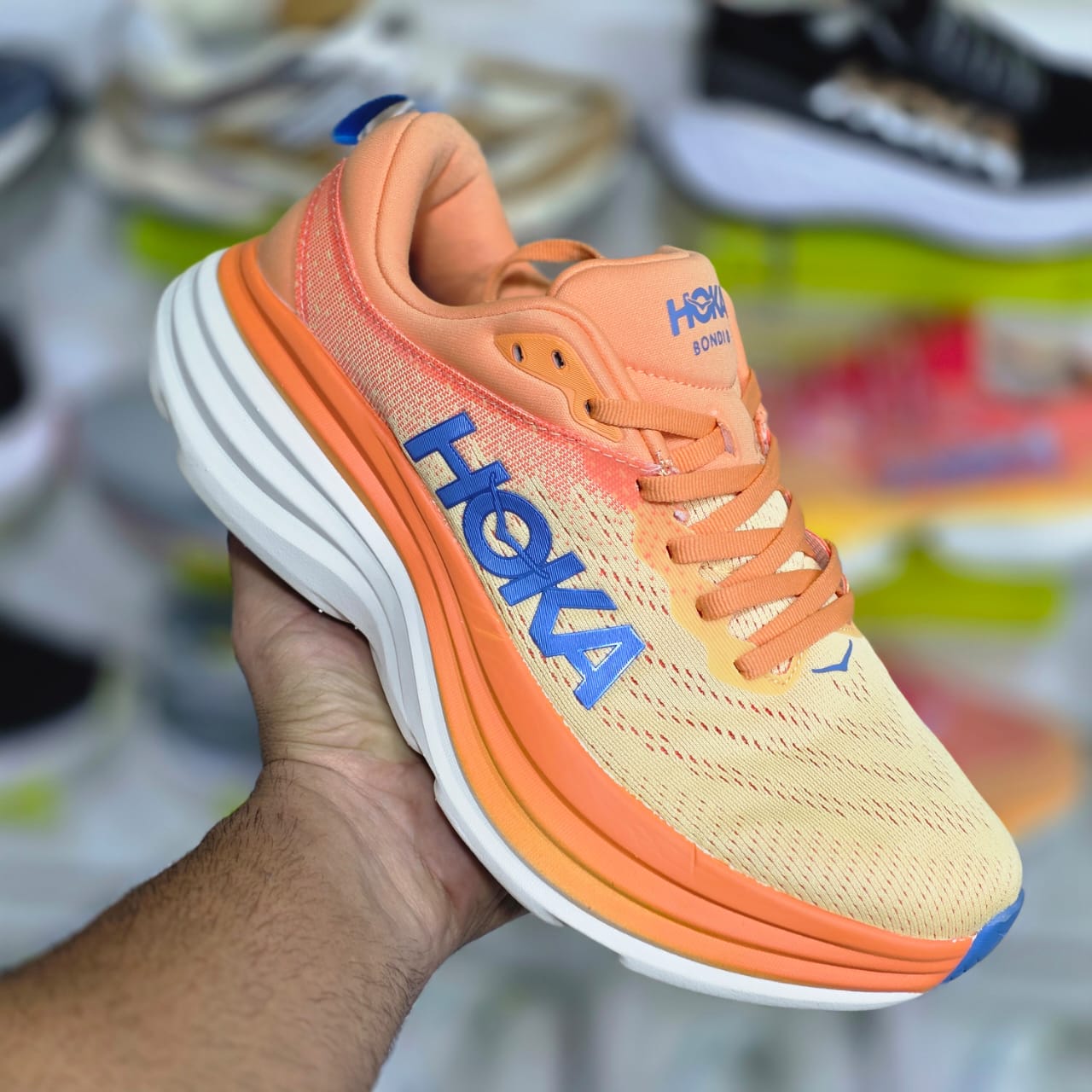 کفش هوکا باندی ۸ / اصل ویتنام / کیفیت مستر کوالیتی / hoka bondi 8 در 6 رنگ / تضمین کیفیت کالا