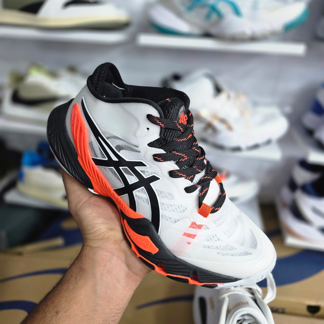کتونی آسیکس والیبالی و تنیسی ، ساخت ویتنام فروش بصورت عمده و تک ، سایز ۴۰ تا ۴۵. Asics court FF Novak LE Vietnam