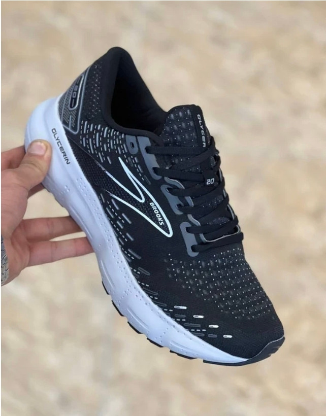 کتونی بروکس گلیسرین ۲۰ساخت ویتنام سایز ۴۰ تا ۴۵ ، فروش بصورت عمده و تک . Brooks Glycerin vietnam