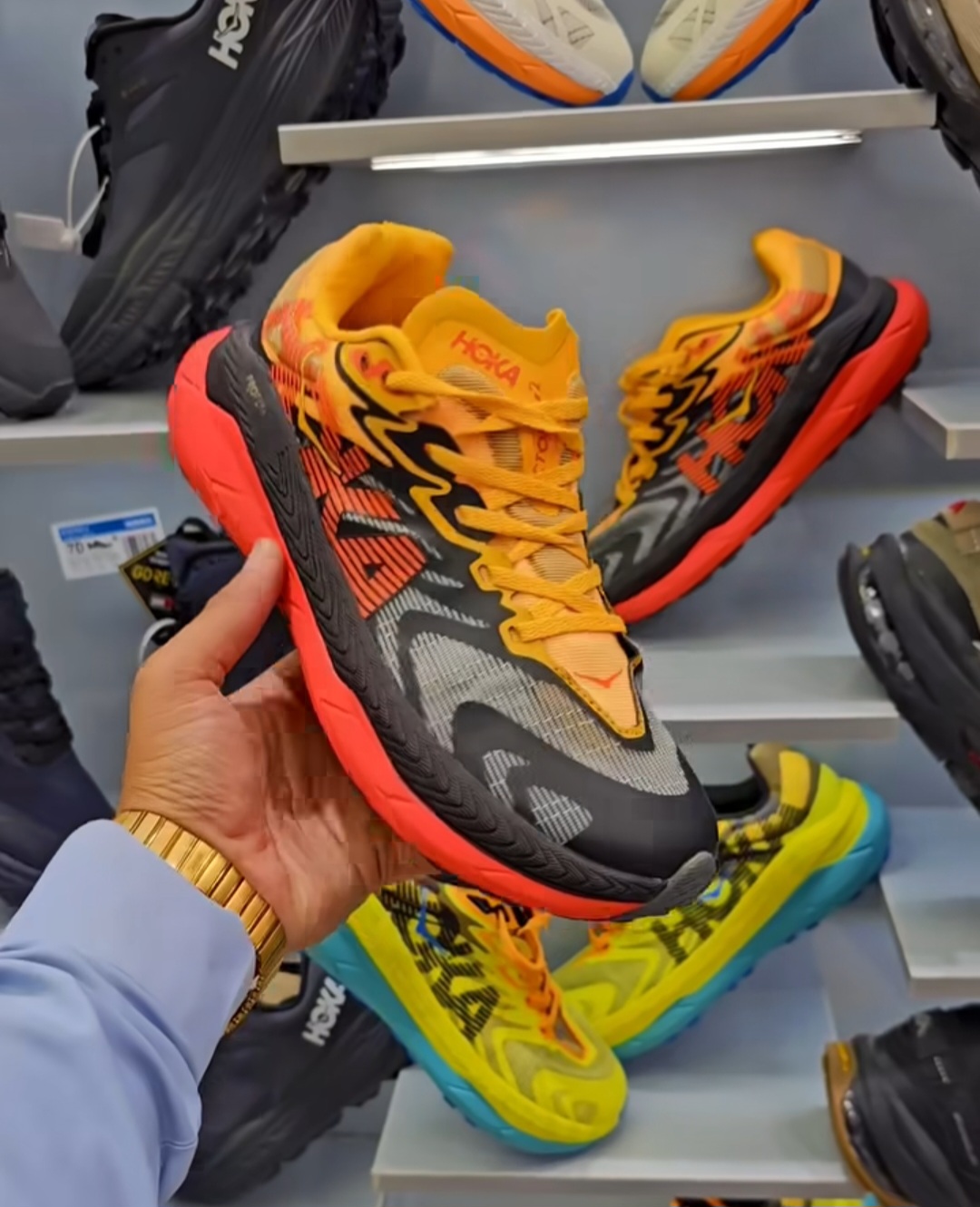 کتونی هوکا وارداتی ساخت ویتنام سایز ۴۰ تا ۴۵. فروش بصورت عمده و تک . Hoka Tecton X 2