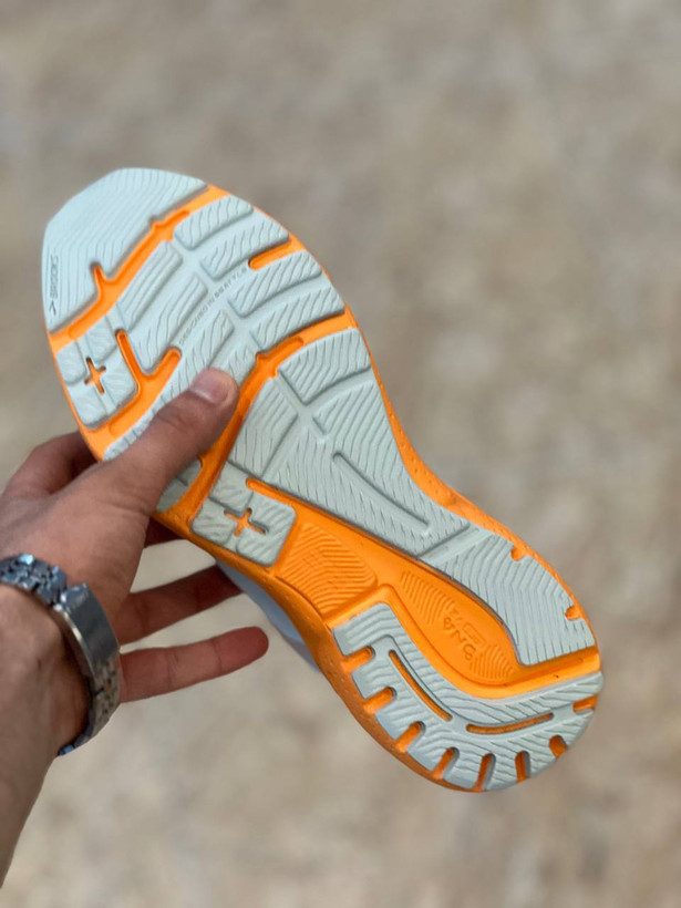 کتونی بروکس آدرنالین جی تی اس ۲۳ . سایز ۴۰تا۴۵ وارداتی ساخت ویتنام .Brooks Adrenaline GTS 23