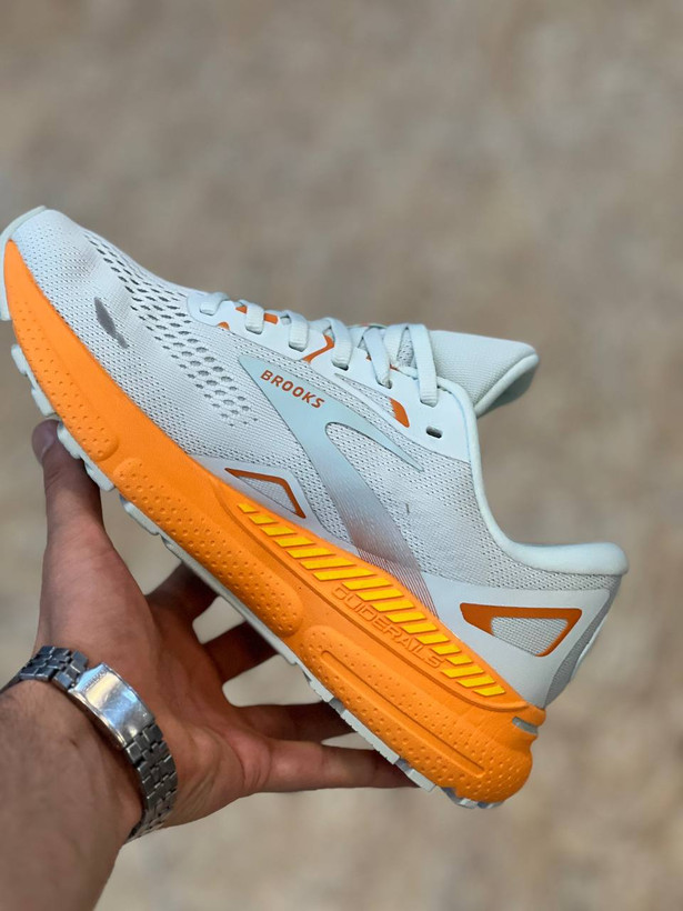 کتونی بروکس آدرنالین جی تی اس ۲۳ . سایز ۴۰تا۴۵ وارداتی ساخت ویتنام .Brooks Adrenaline GTS 23