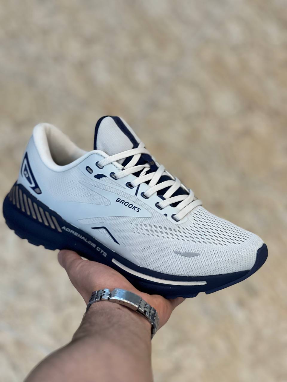 کتونی بروکس آدرنالین جی تی اس ۲۳/Brooks adrenaline GTS 23 /وارداتی ساخت ویتنام /سایز 40 تا45/ فروش بصورت عمده و تک