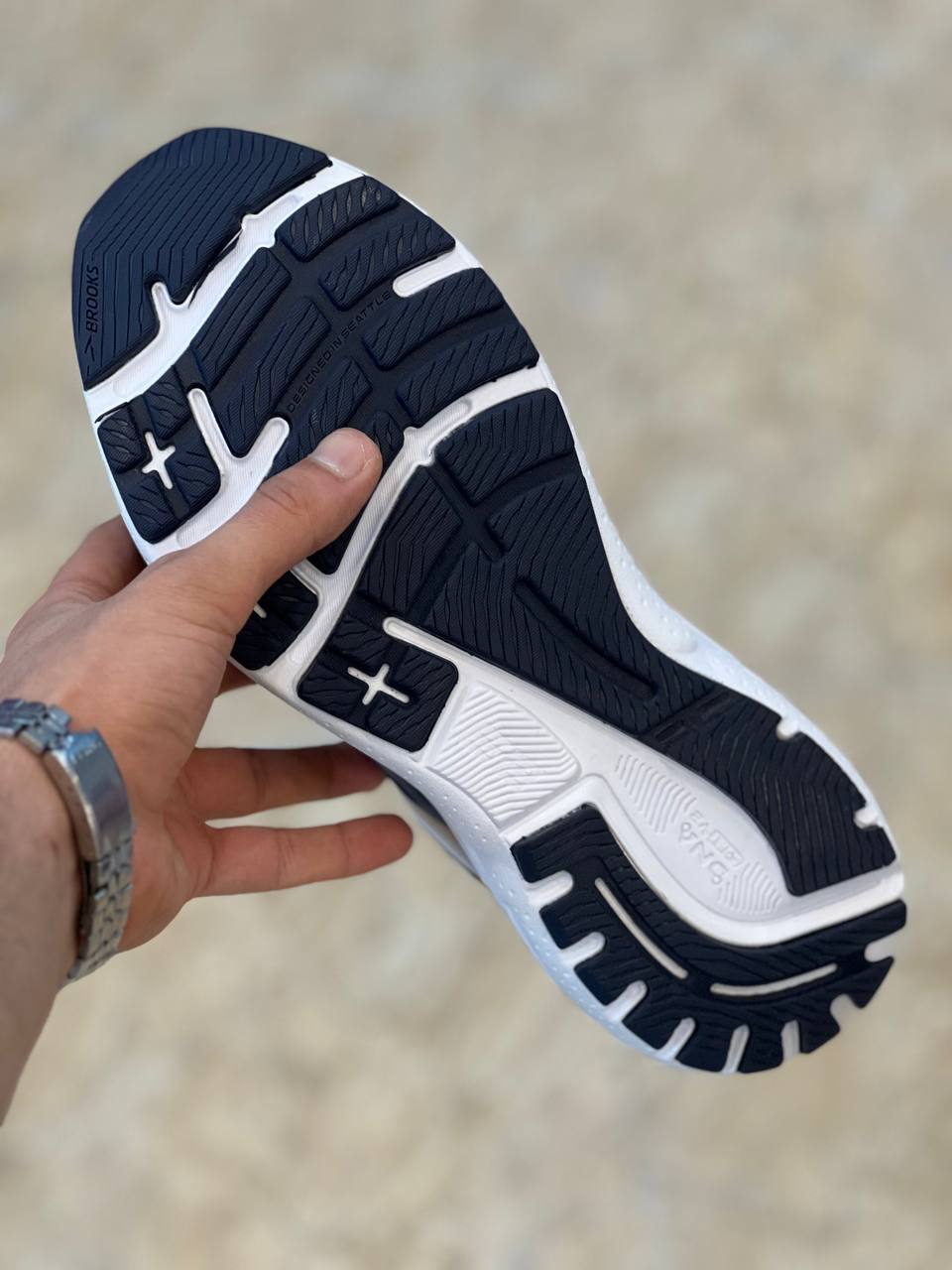 Brooks Adrenaline GTS 23 Vietnamبروکس آدرنالین