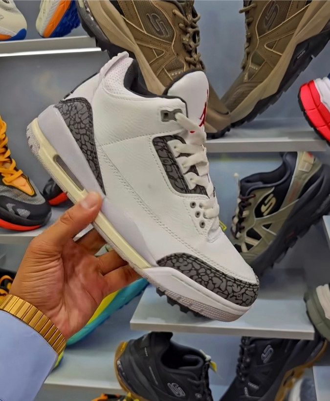 کتونی نایک جردن 3 رترو | Air Jordan 3 Retro سایز ۴۰ تا ۴۵. فروش بصورت عمده و تک تضمین کیفیت کالا