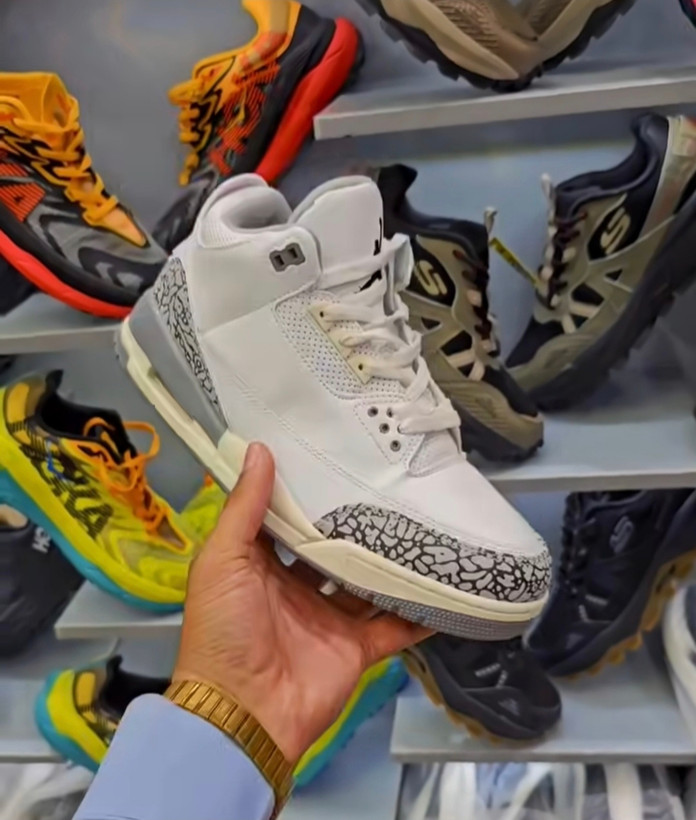 کتونی ایرجردن ۳ رترو | Air Jordan 3 Retro سایز ۴۰ تا ۴۵. فروش بصورت عمده و تک تضمین کیفیت کالا
