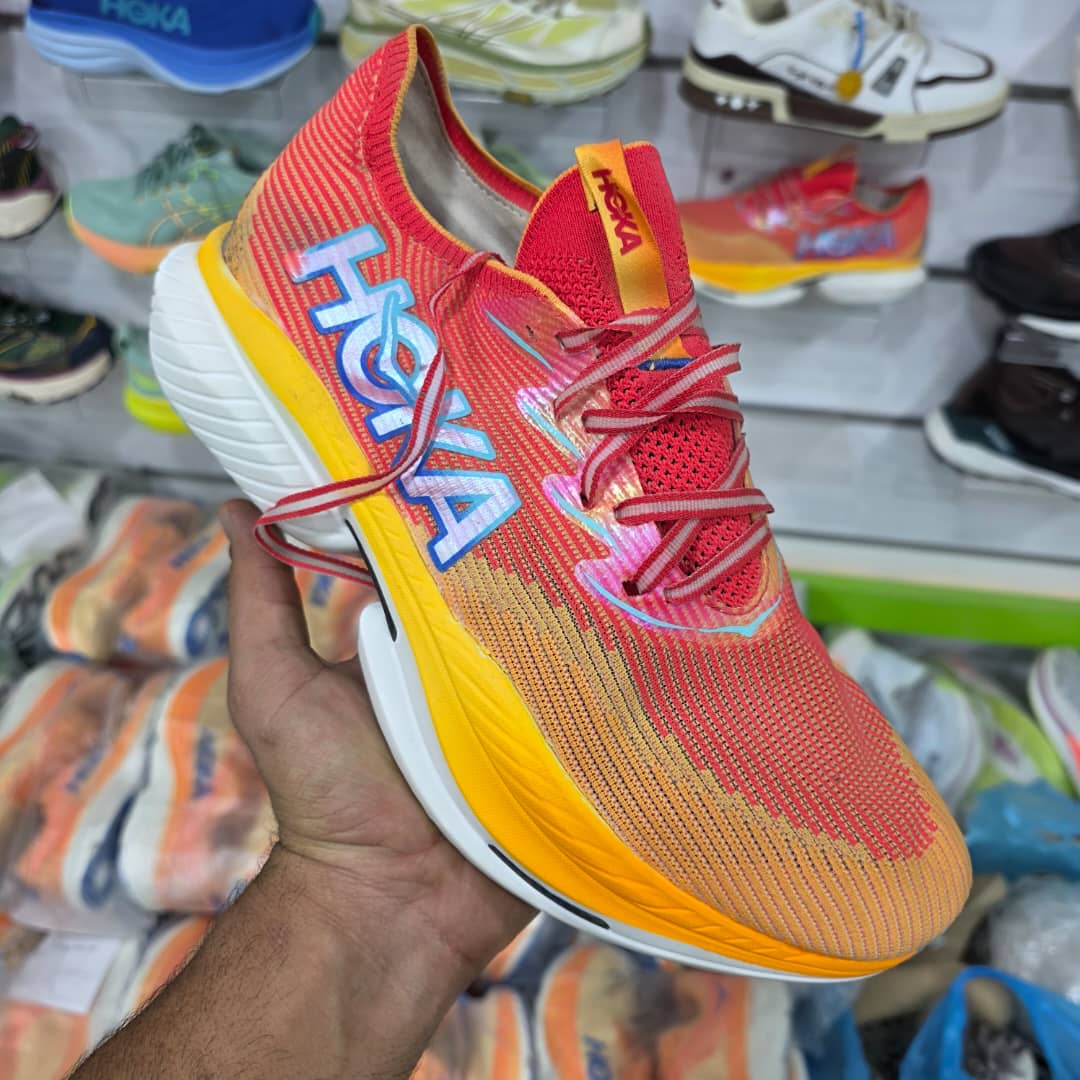 کتونی هوکا سیلو ایکس وان ساخت ویتنامی وارداتی سایز۴۰ تا ۴۵ تنوع در ۳ رنگ جذاب مدل hoka cielo xl فروش عمده و تک بالاترین کیفیت