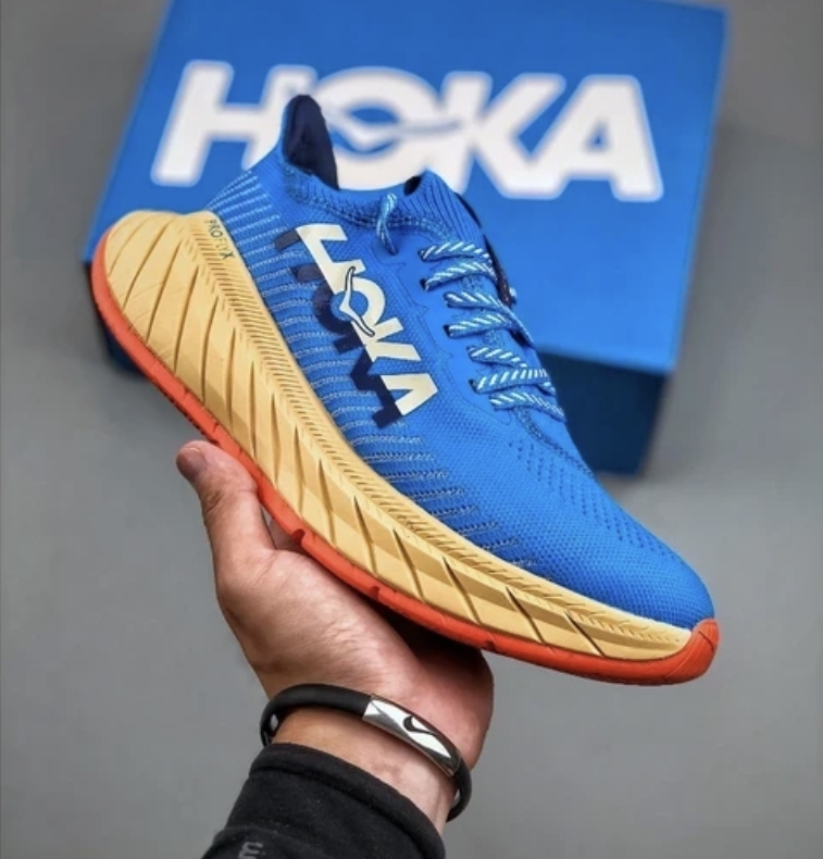 کتونی هوکا کربن ایکس Hoka carbon x 3/ وارداتی ساخت ویتنام سایز ۴۰ تا ۴۵ . فروش عمده و تک .پایین ترین قیمت در ایران .
