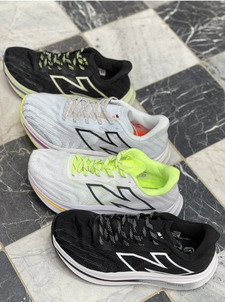 کتونی نیوبالانس طبی فیول سل/ ساخت ویتنامی وارداتی /سایز ۴۰الی ۴۵ . New balance fuelcell