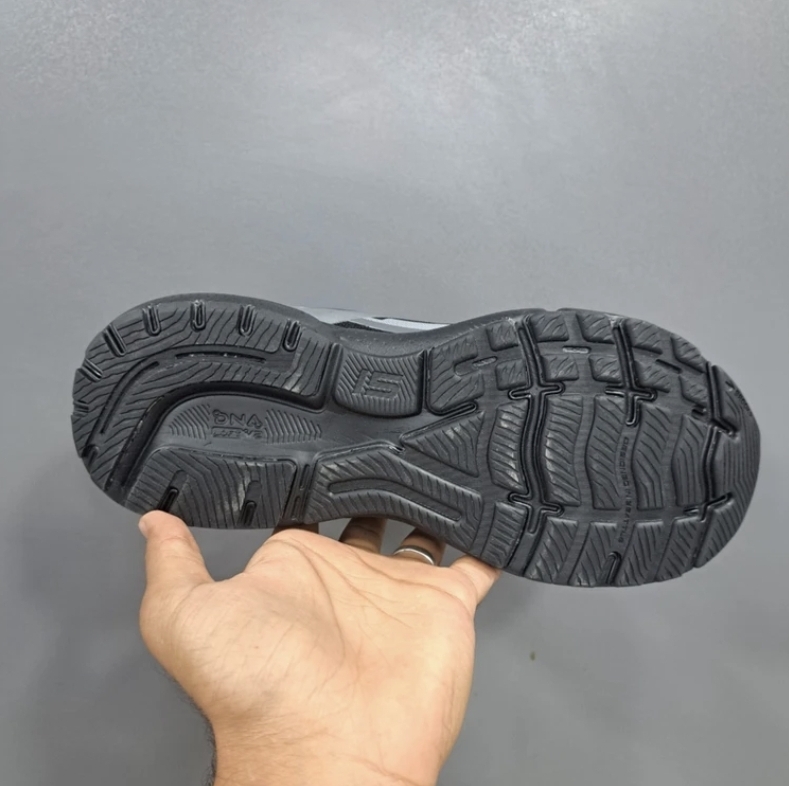 کتونی بروکس گاست ۱۵ /ساخت ویتنام وارداتی /Brooks Ghost 15/ سایز ۴۰_۴۱_۴۲_۴۳_۴۴_۴۵ /فروش عمده و تک .