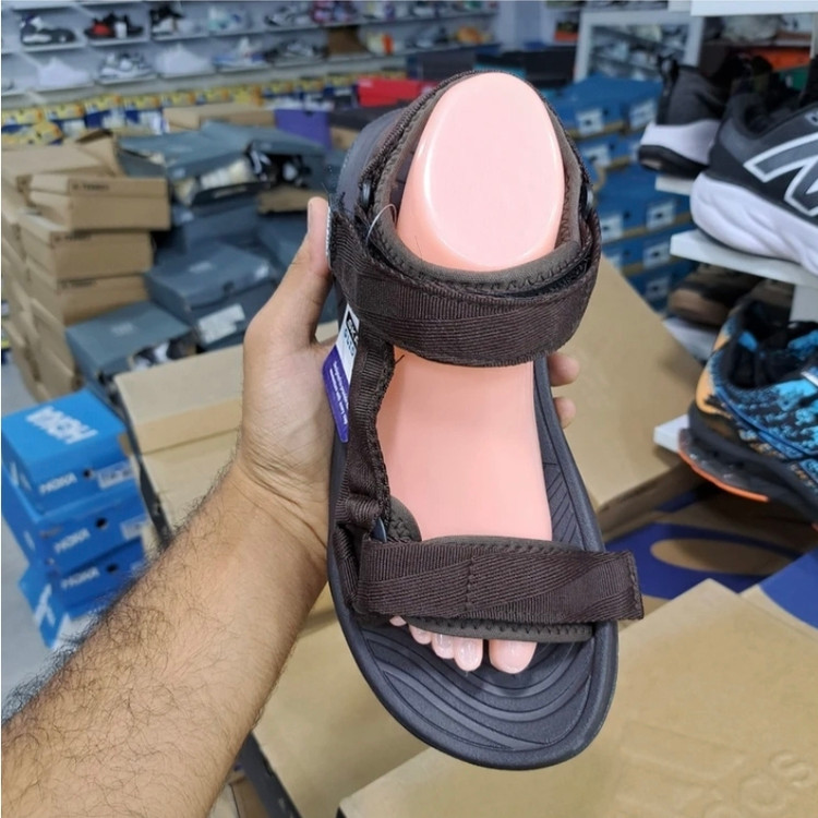 صندل اسکیچرز/ با زیره طبی نرم/سایز 40 تا ۴۵/ ست زیبا زنانه و مردانه فروش بصورت عمده و تک . Skechers vietnam