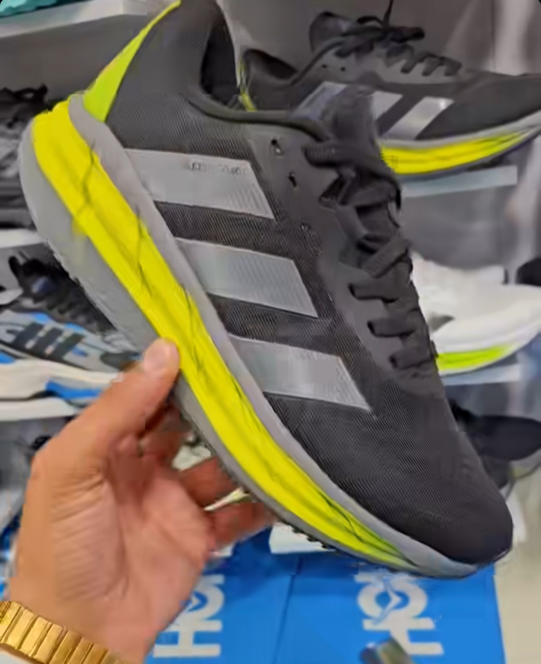 کتونی آدیداس ادیستار ۳ وارداتی ساخت ویتنام سایز ۴۰ تا ۴۵ . پایین ترین قیمت در ایران . Adidas Adistar 3
