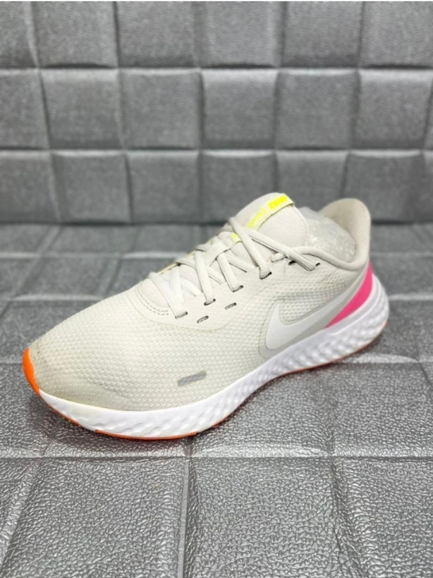کتونی نایک ریولیشن5/Nike Revolution 5/ سایز:۴۰/فروش به ضمانت اورجینال/استوک تاناکورا/