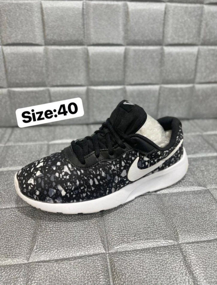 کتونی نایک /Nike/ سایز:40/ فروش به ضمانت اورجینال/ استوک اروپایی/