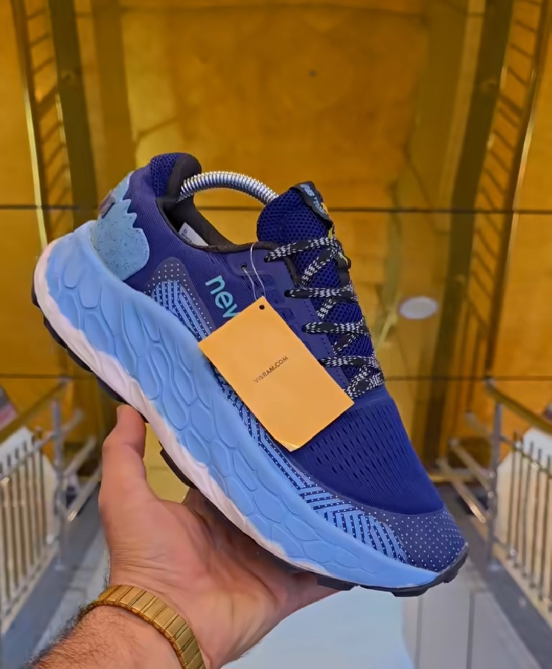 کتونی نیوبالانس فرش فوم تریل وی ۳/New balance fresh foam x more trail v3/فروش بصورت عمده و تک ، ساخت ویتنام وارداتی . سایز ۴۰ تا ۴۵