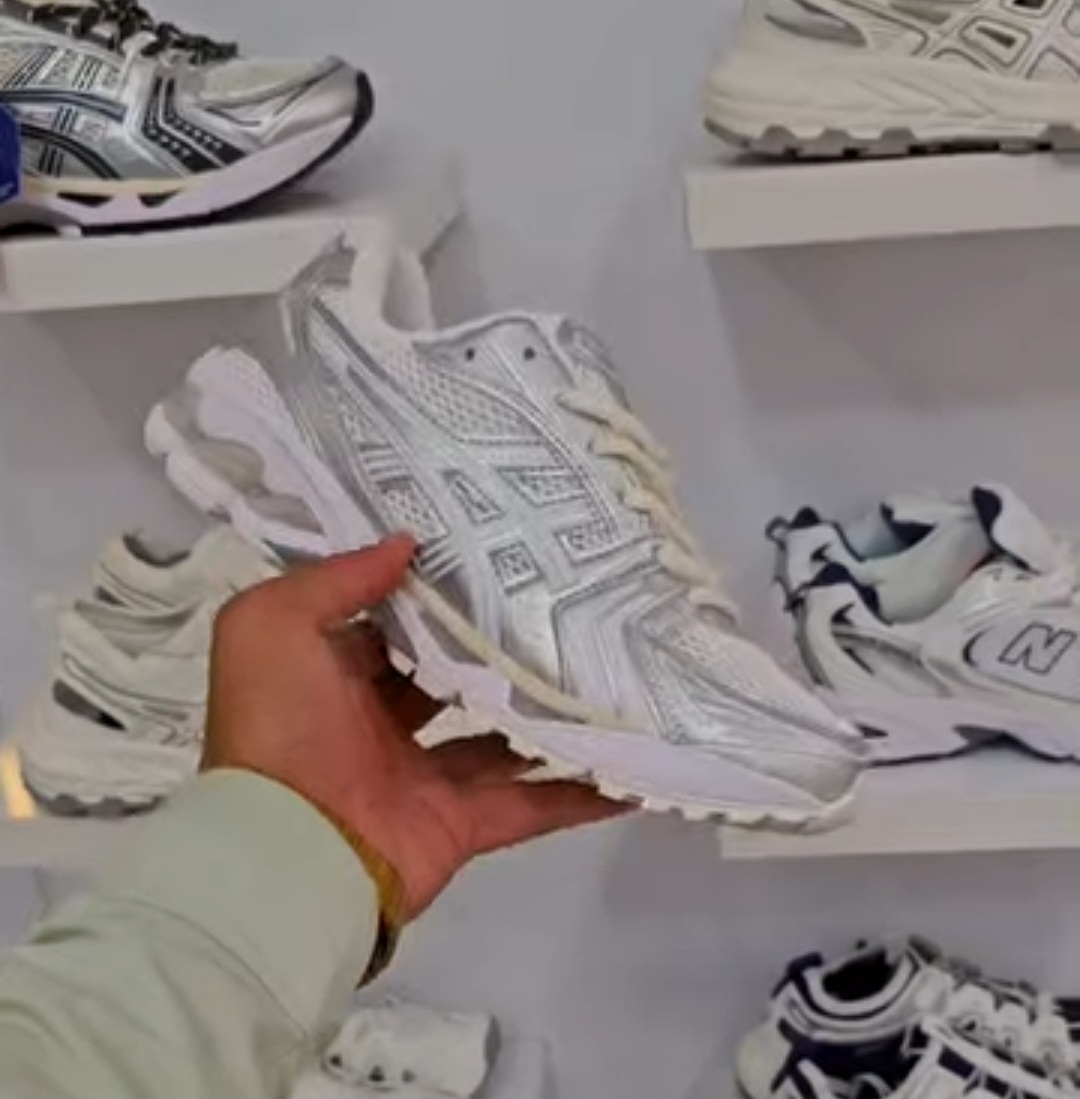 کتونی اسیکس ژل کایانو ۱۴/. ساخت ویتنام وارداتی/ سایز ۴۰ تا ۴۵ . فروش بصورت عمده و تک Asics Gel Kayano 14