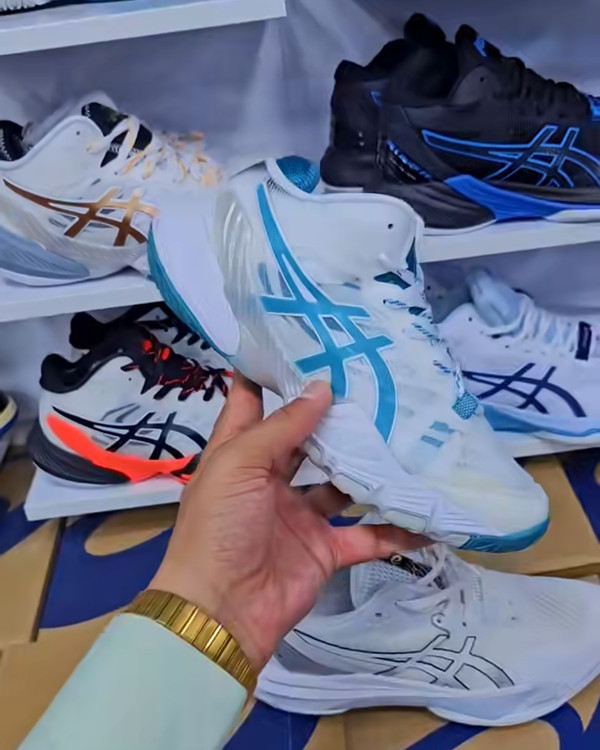 کفش اسیکس متارایز ساخت ویتنام سایز ۴۰ تا ۴۵