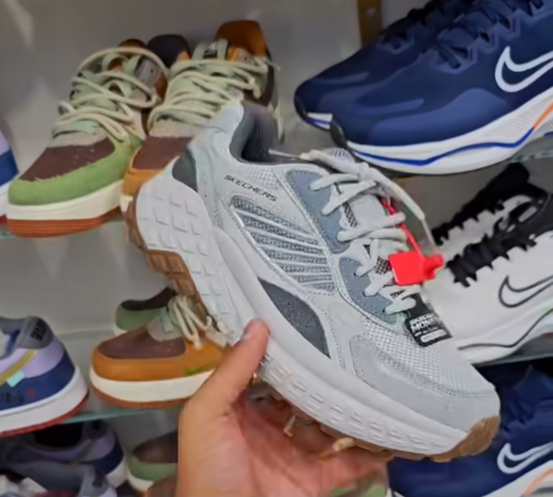 کفش اسکیچرز/Skechers 232744 BBK /ساخت ویتنام وارداتی/سایز ۴۰ تا ۴۵/ فروش بصورت عمده و تک /