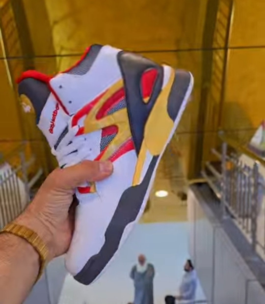 کتونی ریبوک/ سایز ۴۱ تا ۴۵ /فروش بصورت عمده و تک/ . وارداتی ساخت ویتنام / Reebok pump omni zone