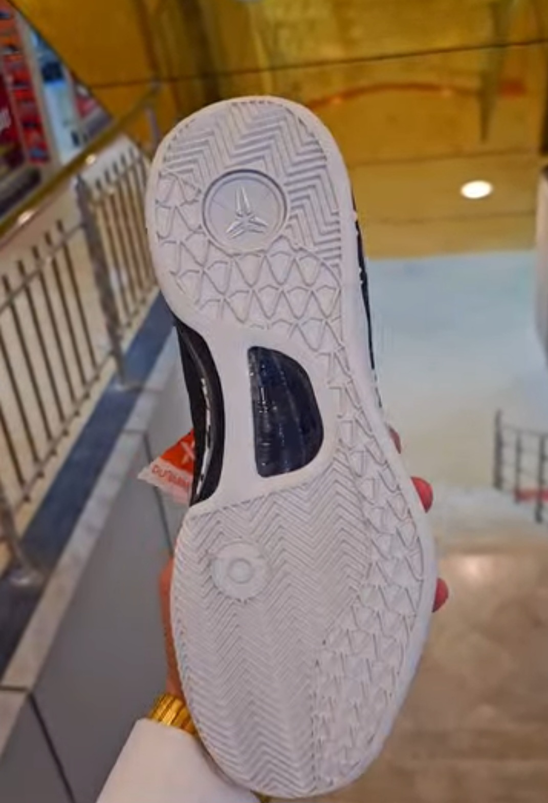کفش نایک کوبی پروترو ۸/ nike kobe protro 8 / ساخت ویتنام / مناسب برای بسکتبال، والیبال و کراسفیت / فروش عمده و تک/ سایز ۴۰ تا ۴۵